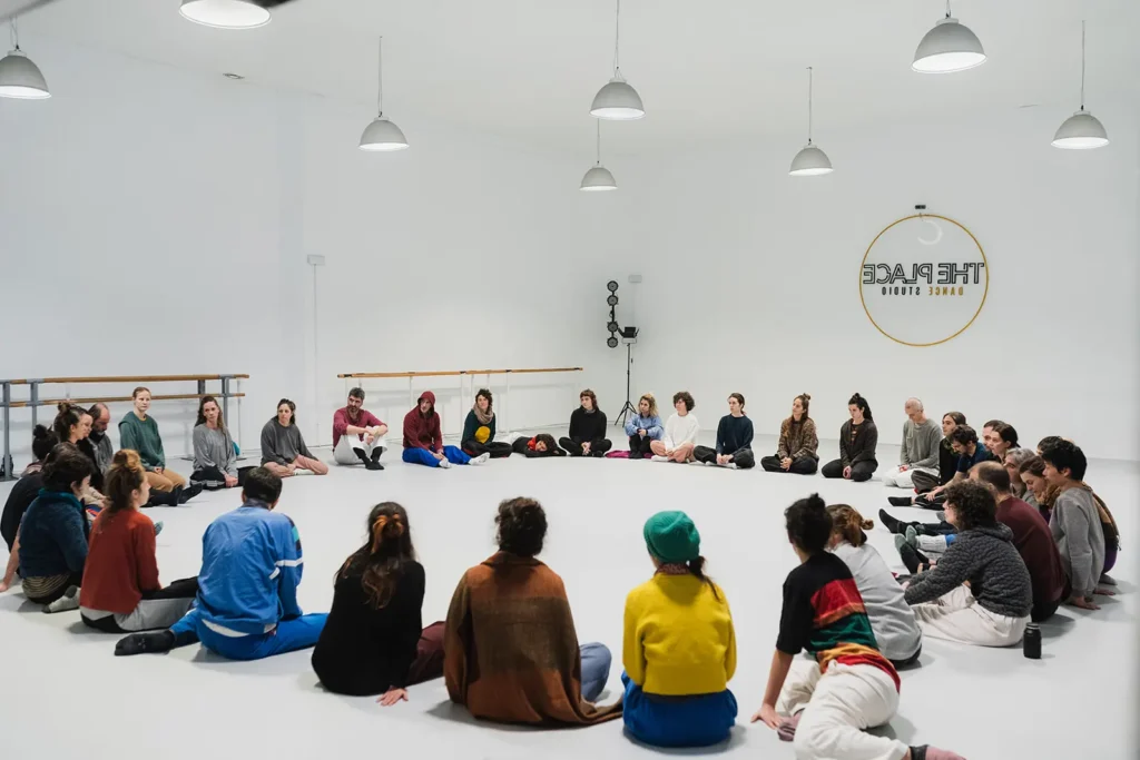 People in the circle. Workshop Contact improvisation